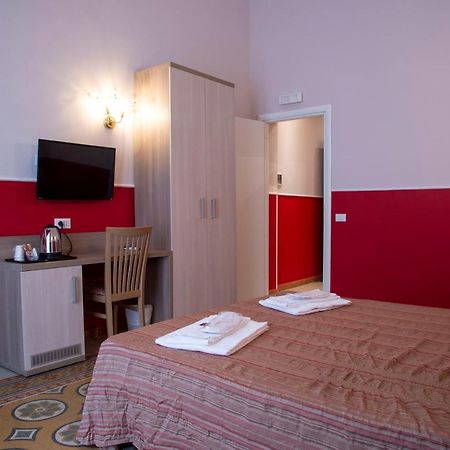 Hotel Domus Napoleone à Rome Extérieur photo