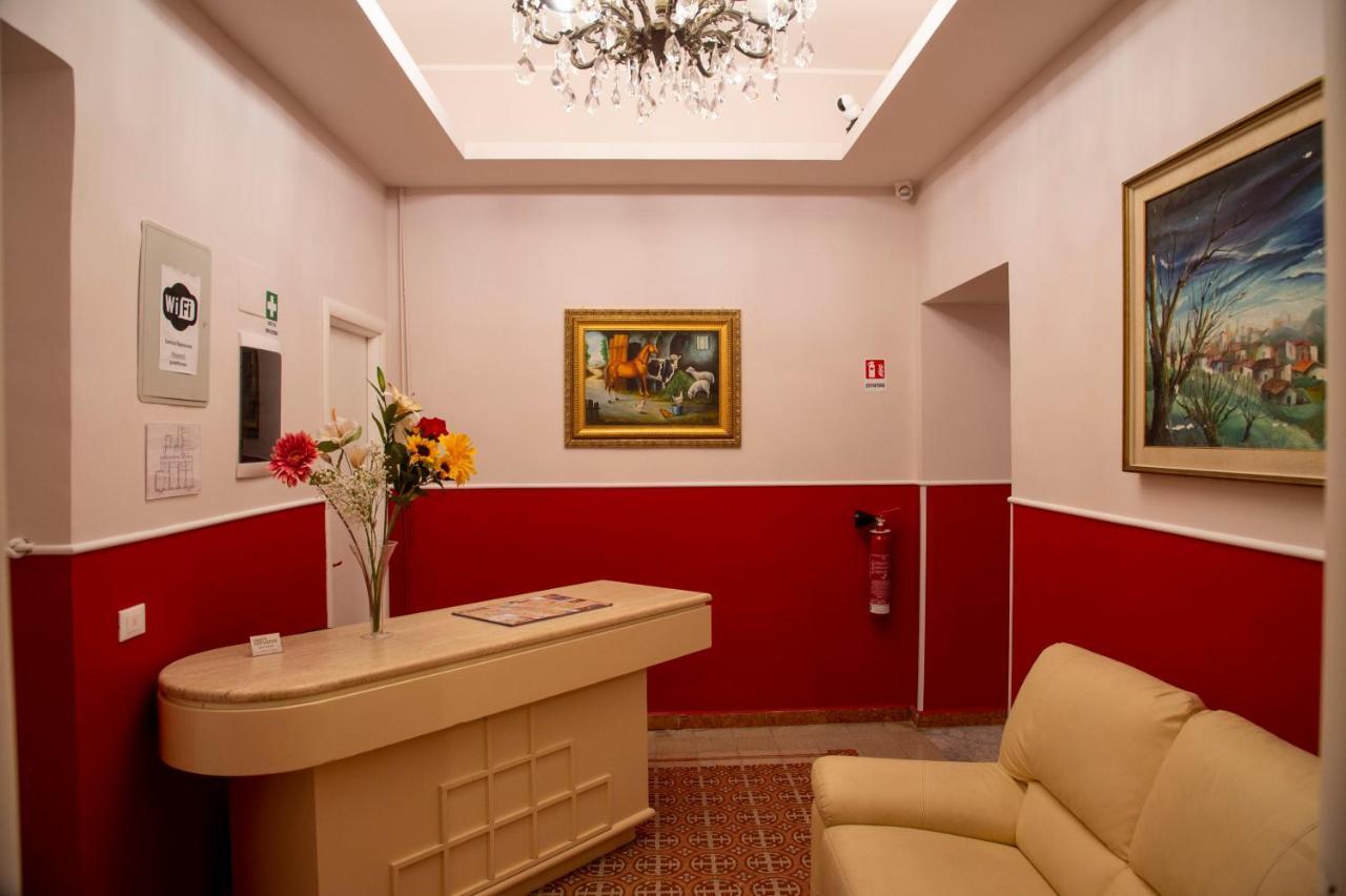 Hotel Domus Napoleone à Rome Extérieur photo