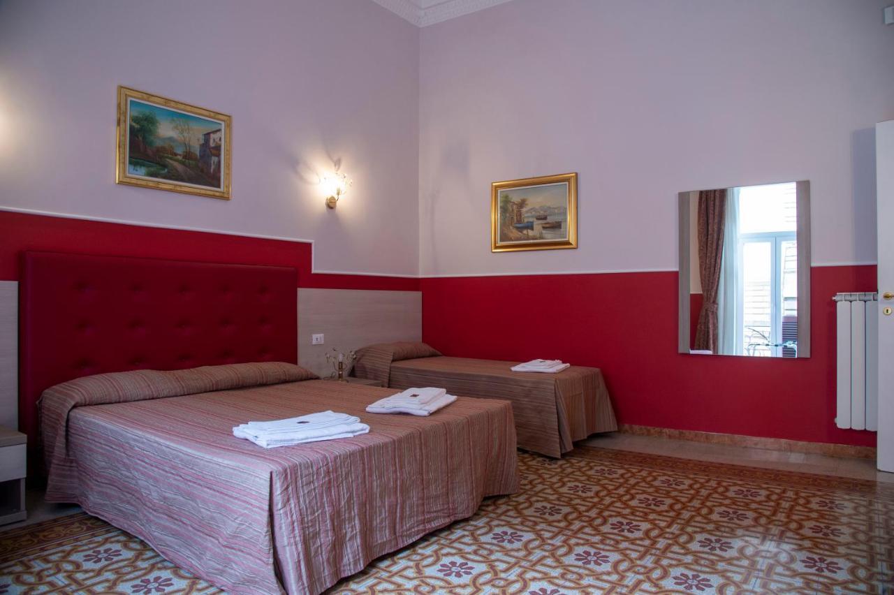 Hotel Domus Napoleone à Rome Extérieur photo