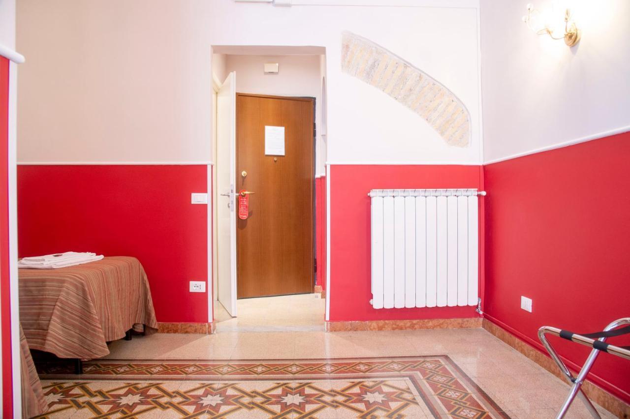 Hotel Domus Napoleone à Rome Extérieur photo