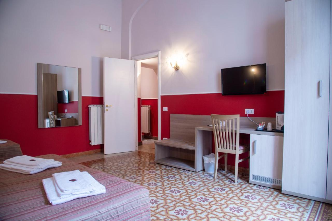 Hotel Domus Napoleone à Rome Extérieur photo