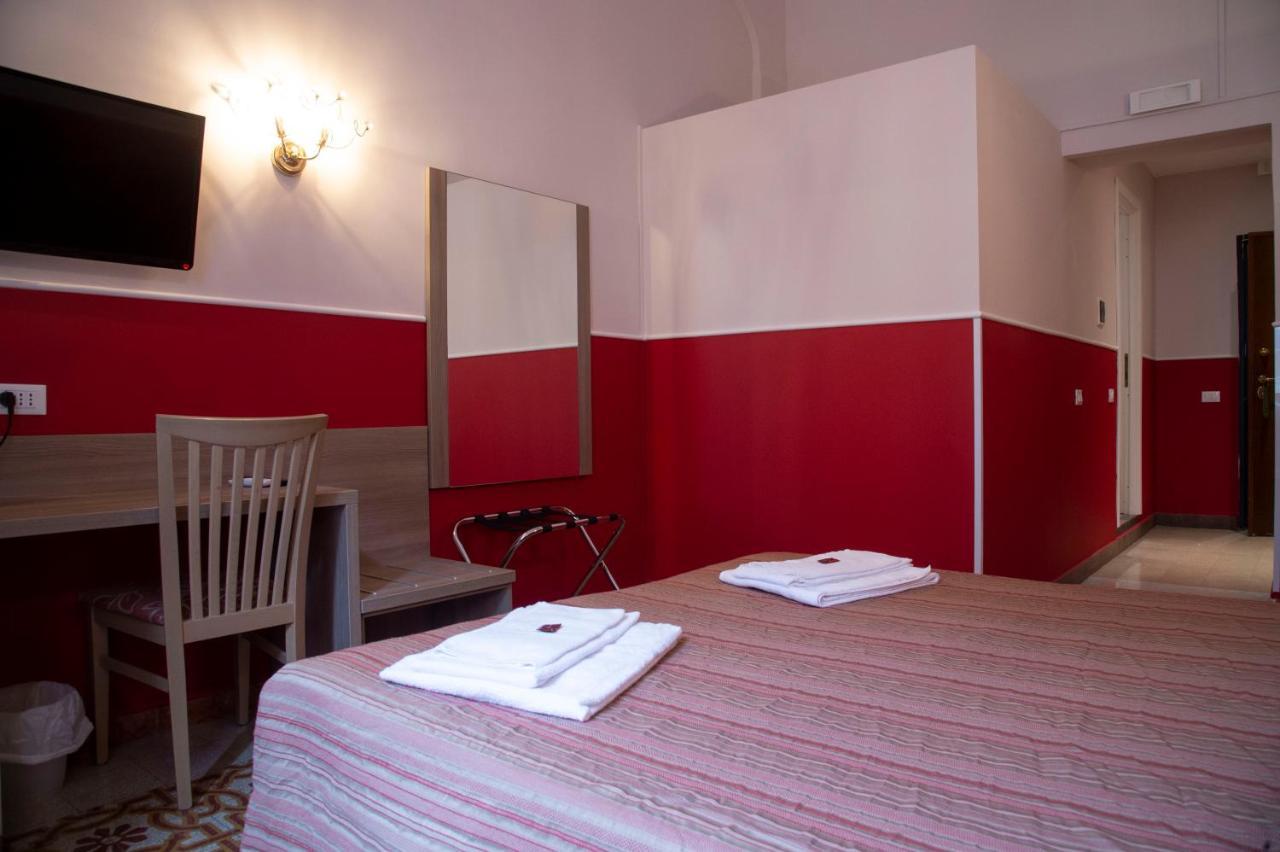 Hotel Domus Napoleone à Rome Extérieur photo
