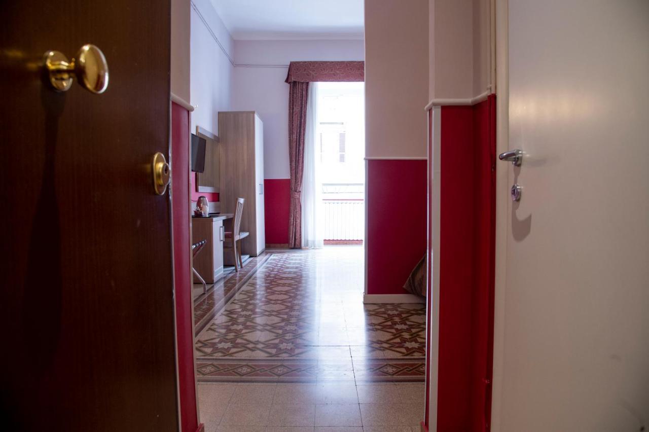 Hotel Domus Napoleone à Rome Extérieur photo