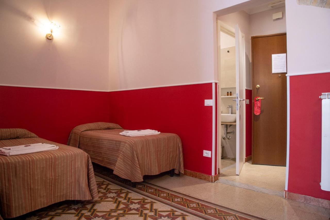 Hotel Domus Napoleone à Rome Extérieur photo