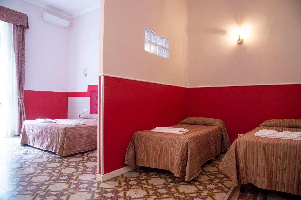 Hotel Domus Napoleone à Rome Extérieur photo