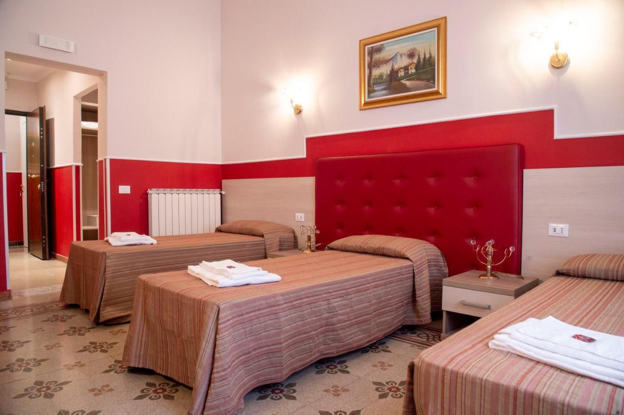 Hotel Domus Napoleone à Rome Extérieur photo